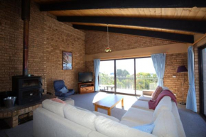 Aviemore - 2 14 Cobbodah Street